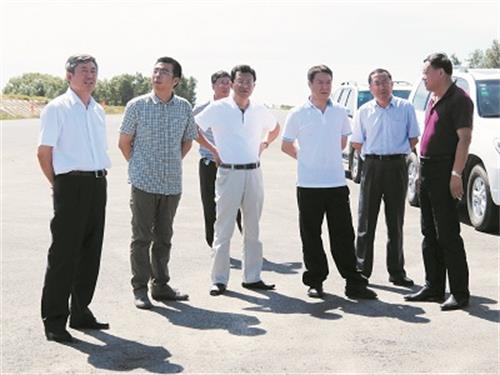 吉林省交通廳領(lǐng)導(dǎo)調(diào)研嫩丹高速建設(shè)工作 吉林省交通廳領(lǐng)導(dǎo)調(diào)研嫩丹高速建設(shè)工作